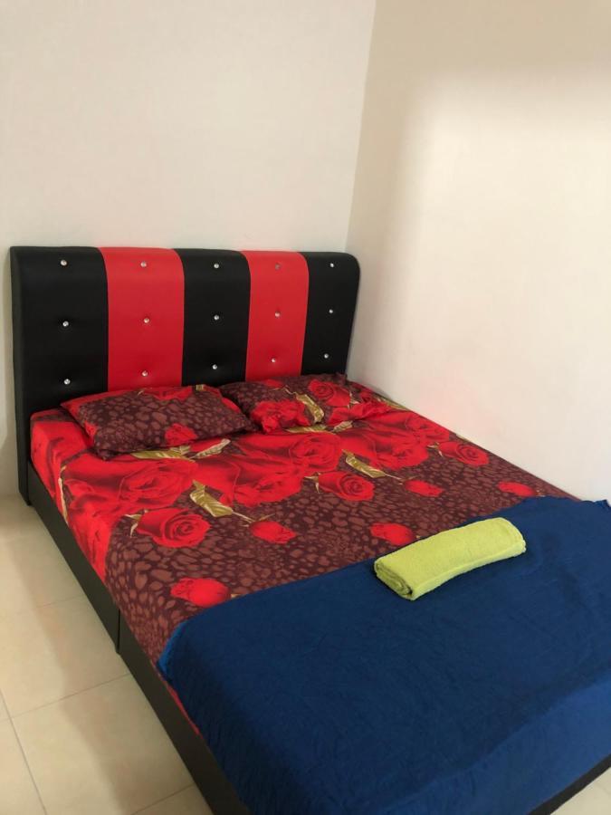 Hasnifana Homestay Seri Iskandar Bagian luar foto