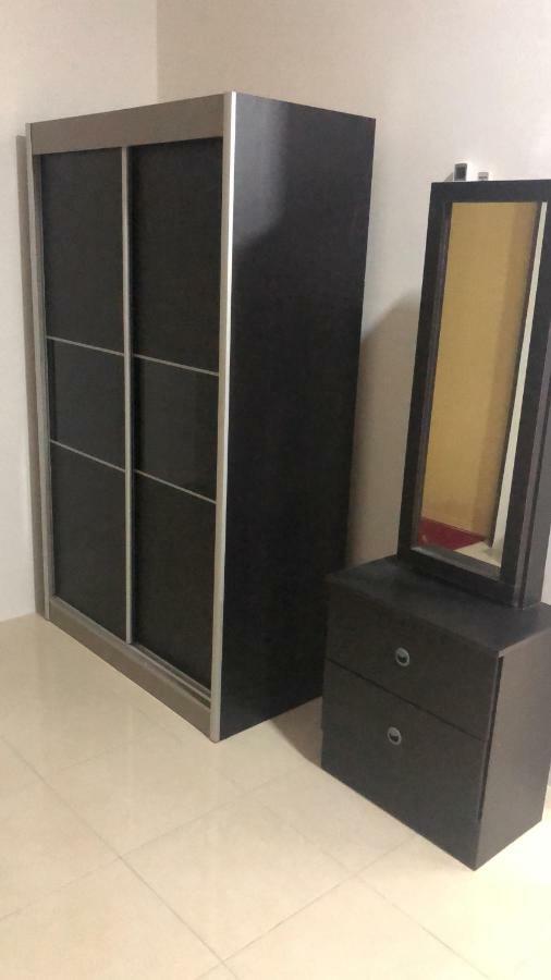 Hasnifana Homestay Seri Iskandar Bagian luar foto